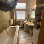 Homestay Lovely In Nearly Hbf Dusseldorf